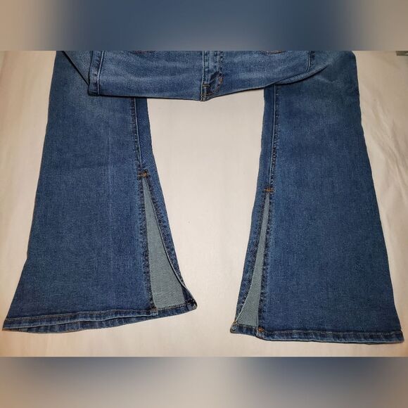 Frye Mid-Rise Split Hem Flare Jean Size 2 - Picture 10 of 10